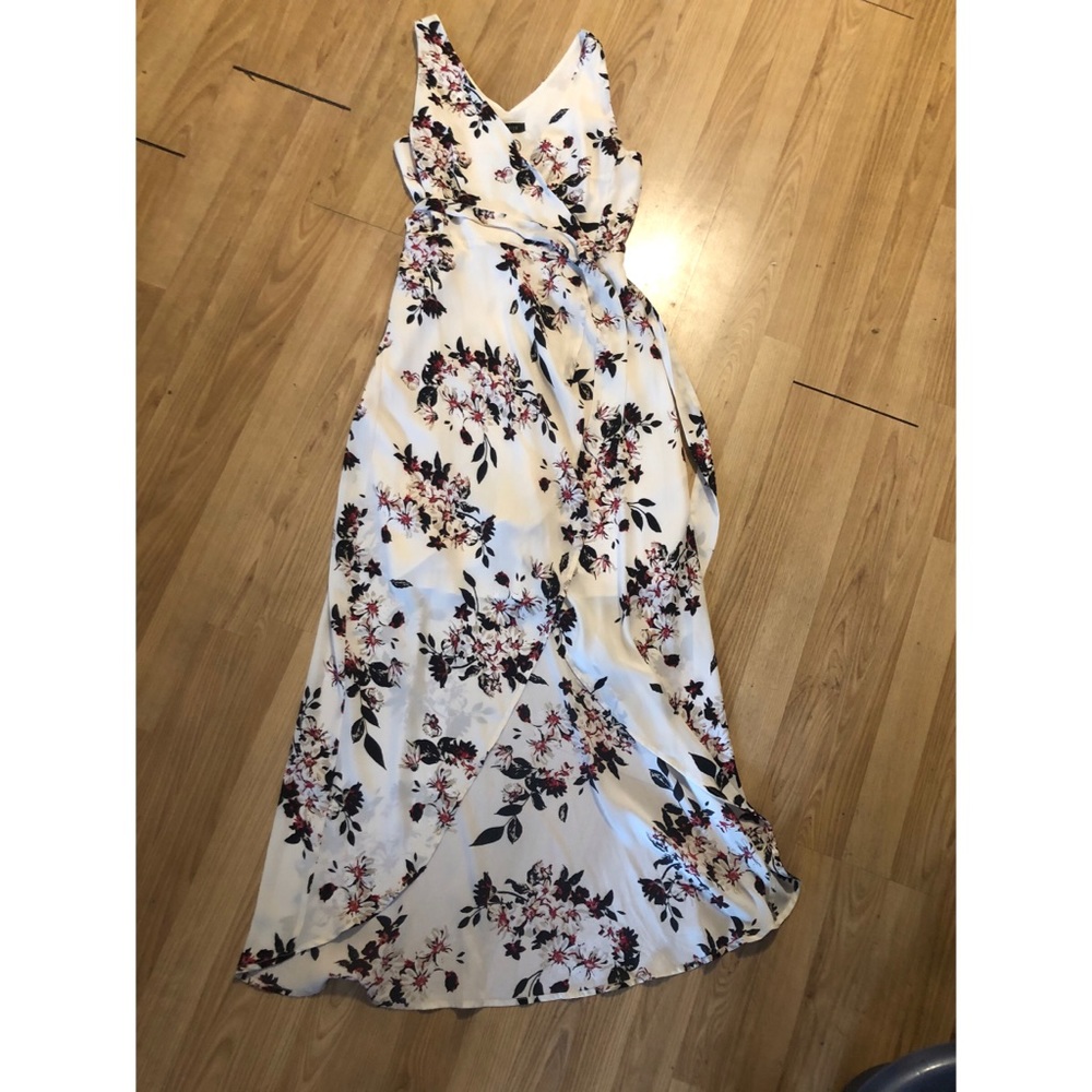 ⭐️ B2G1 - Dynamite Floral Wrap Dress, Size S